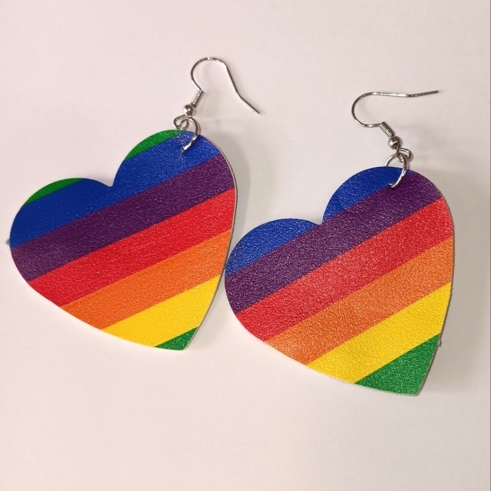 Rainbow Heart Dangle Earrings Pride LGBTQ Retro 80s Rainbowcore‎ Girlhoodcore